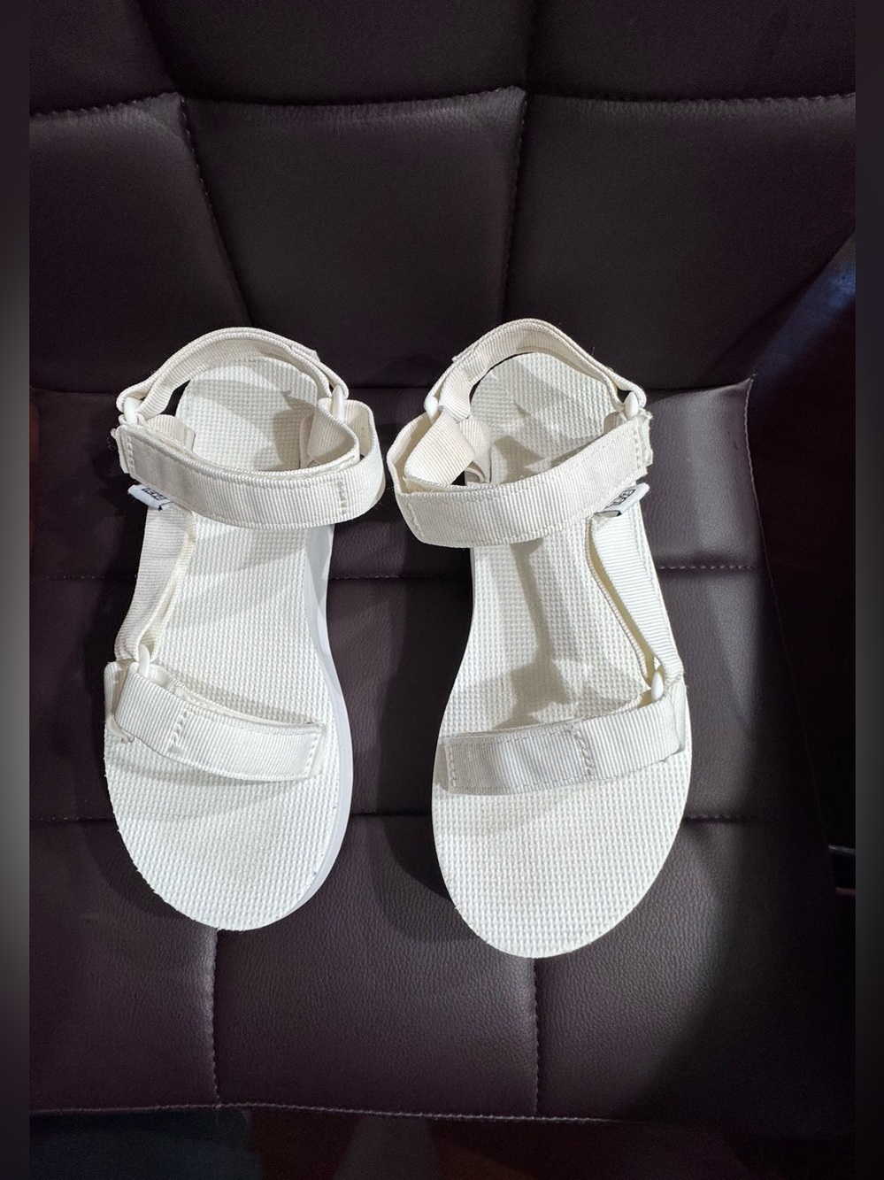 TEVA Women's Flatform Universal White
Platform Sandals
